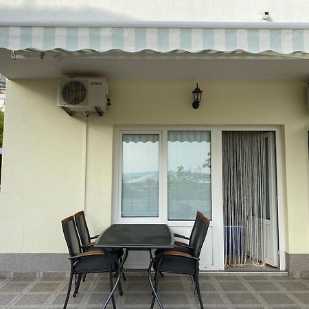 Apartmani Znaor Baška Voda Zewnętrze zdjęcie