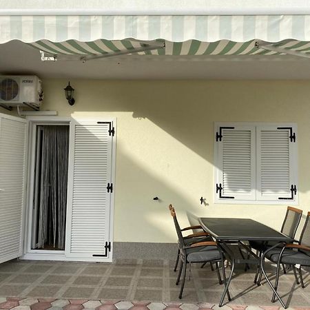 Apartmani Znaor Baška Voda Zewnętrze zdjęcie