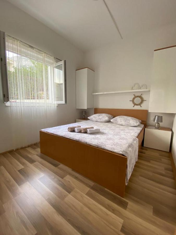 Apartmani Znaor Baška Voda Zewnętrze zdjęcie