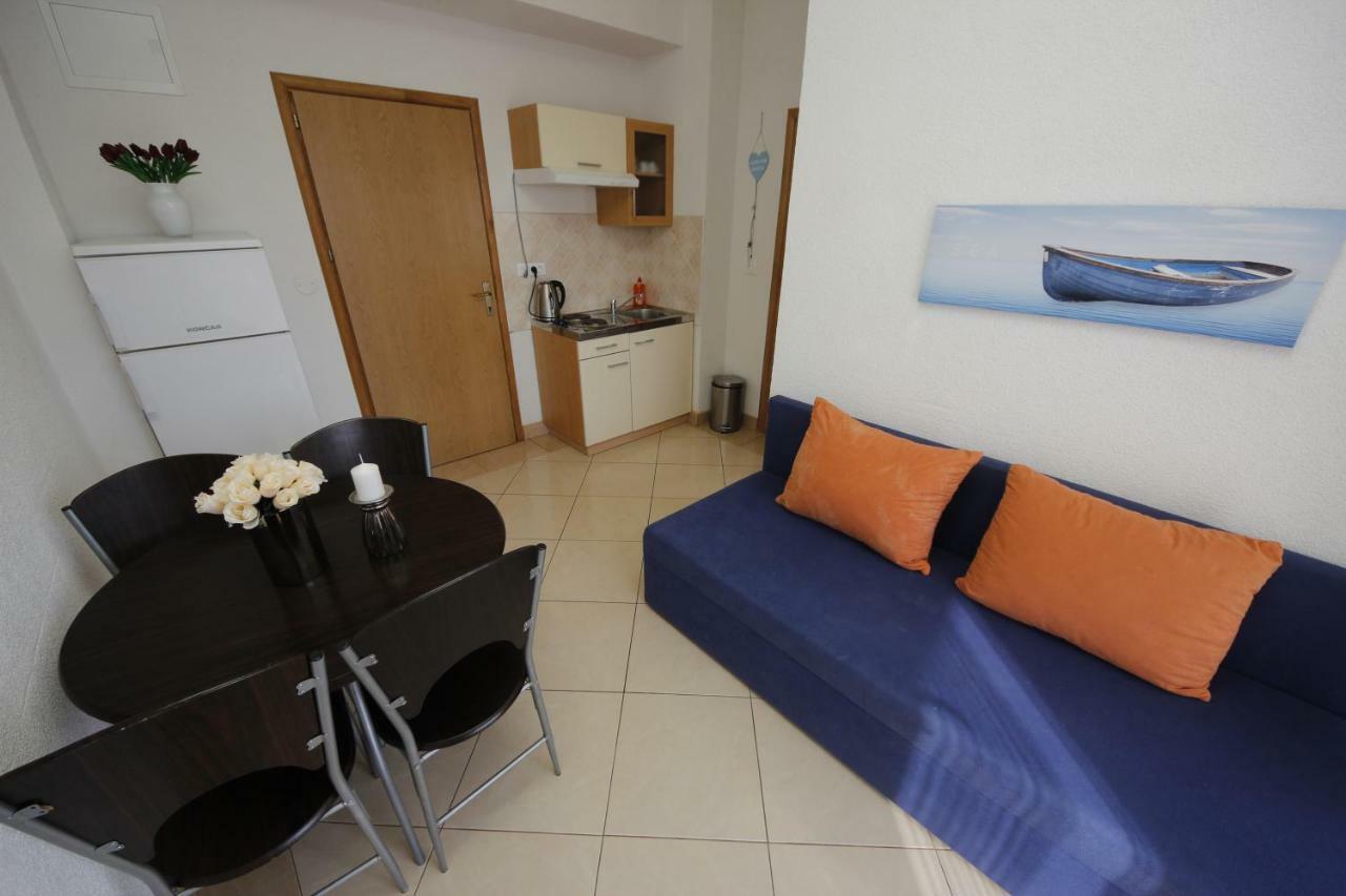 Apartmani Znaor Baška Voda Zewnętrze zdjęcie