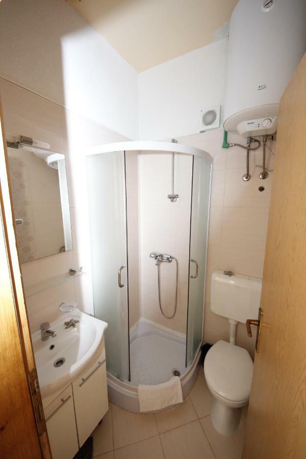 Apartmani Znaor Baška Voda Zewnętrze zdjęcie