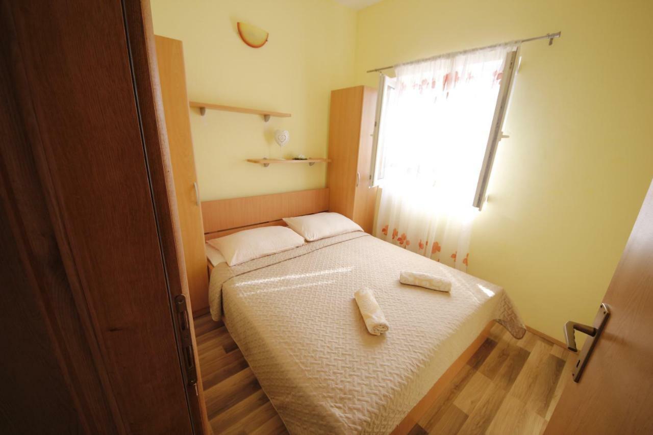 Apartmani Znaor Baška Voda Zewnętrze zdjęcie