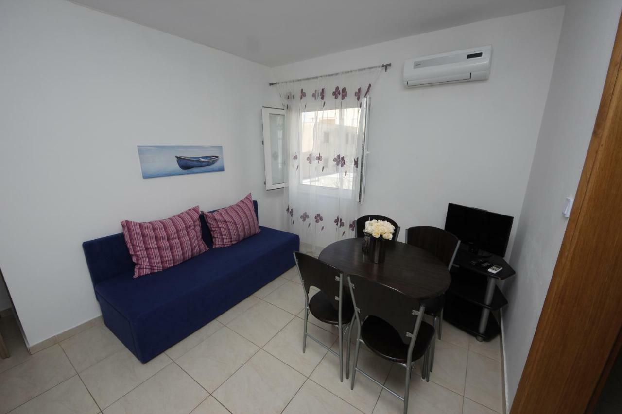 Apartmani Znaor Baška Voda Zewnętrze zdjęcie