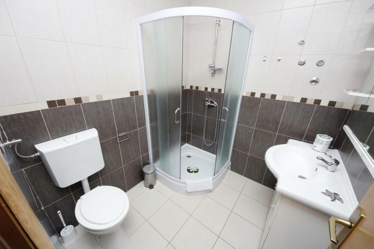 Apartmani Znaor Baška Voda Zewnętrze zdjęcie