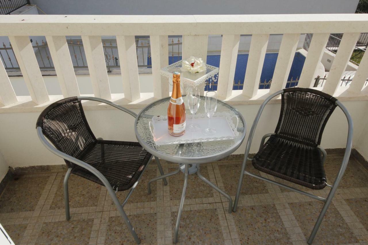Apartmani Znaor Baška Voda Zewnętrze zdjęcie