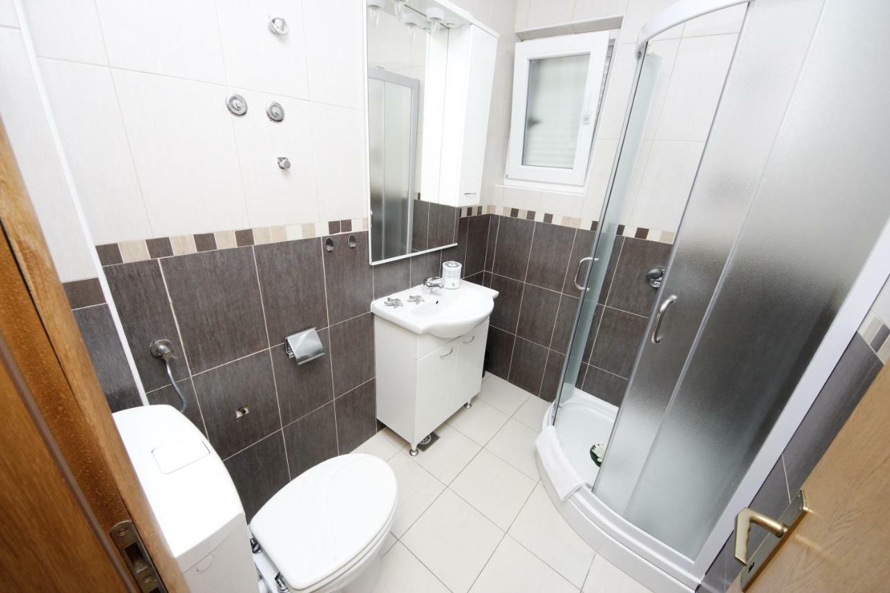 Apartmani Znaor Baška Voda Zewnętrze zdjęcie
