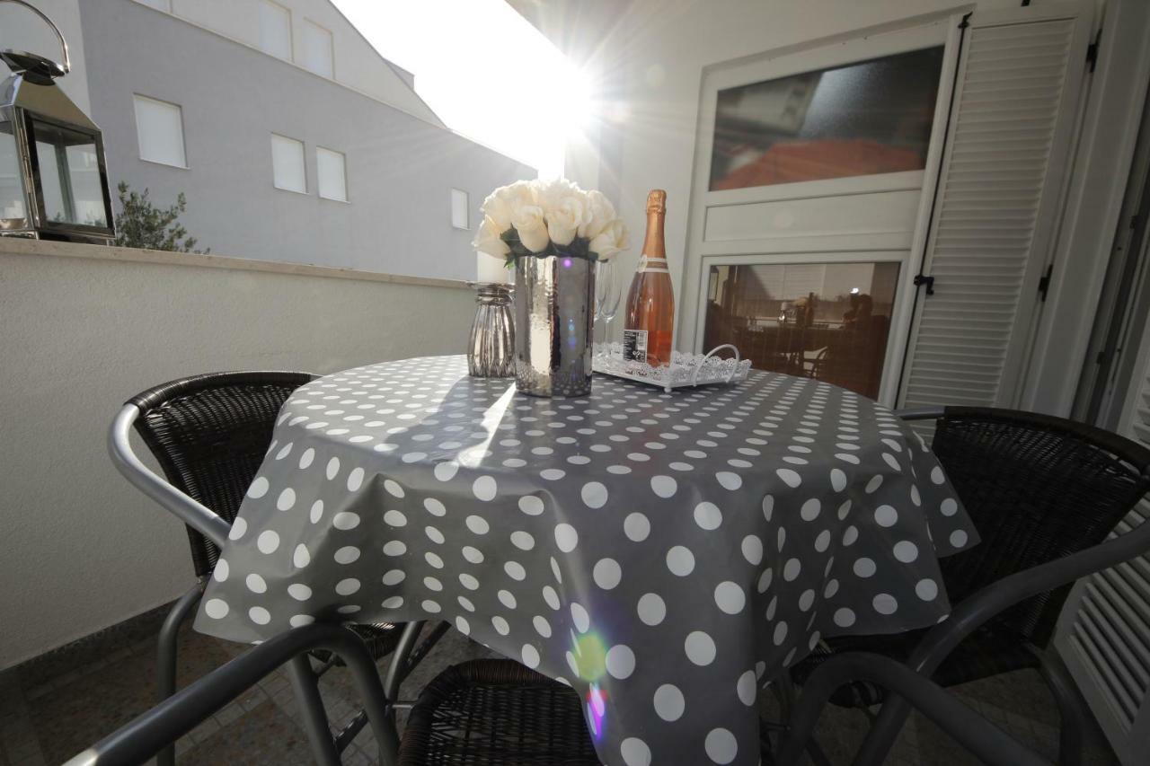 Apartmani Znaor Baška Voda Zewnętrze zdjęcie
