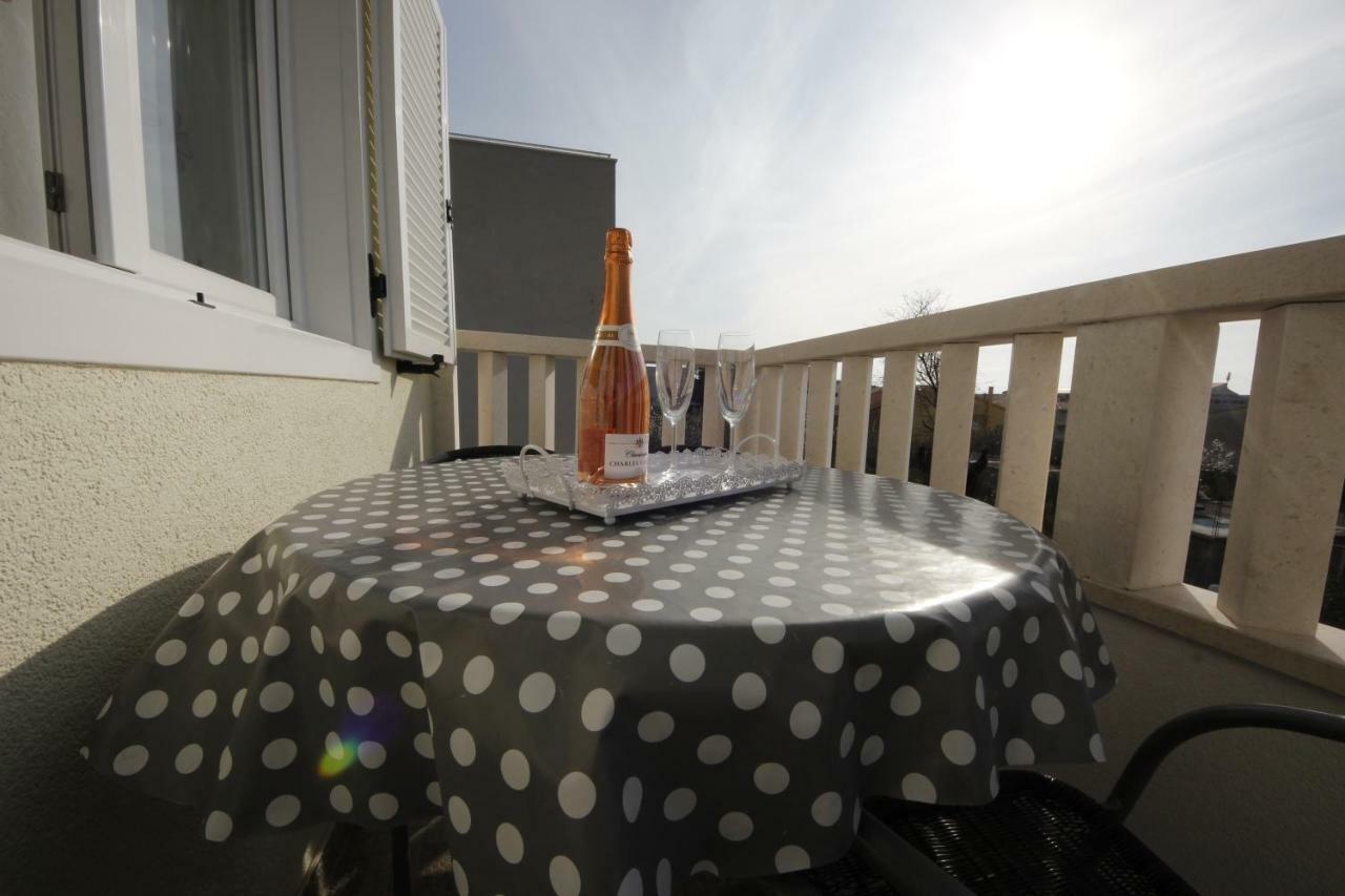 Apartmani Znaor Baška Voda Zewnętrze zdjęcie