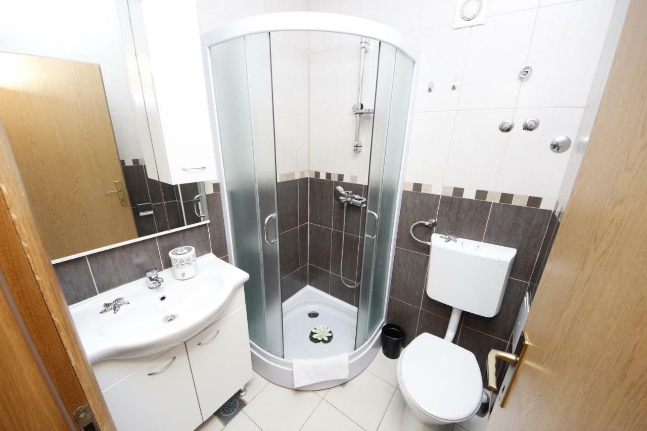 Apartmani Znaor Baška Voda Zewnętrze zdjęcie