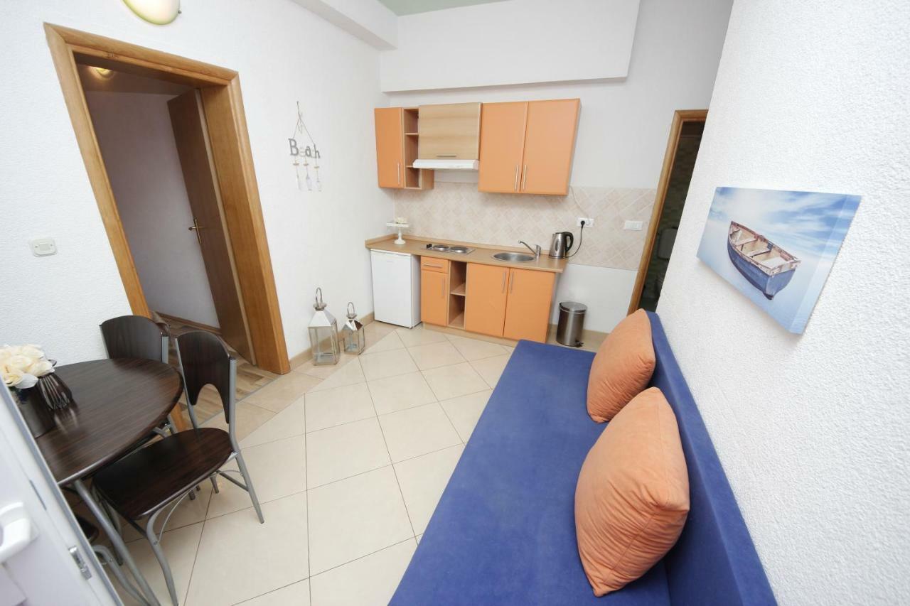 Apartmani Znaor Baška Voda Zewnętrze zdjęcie